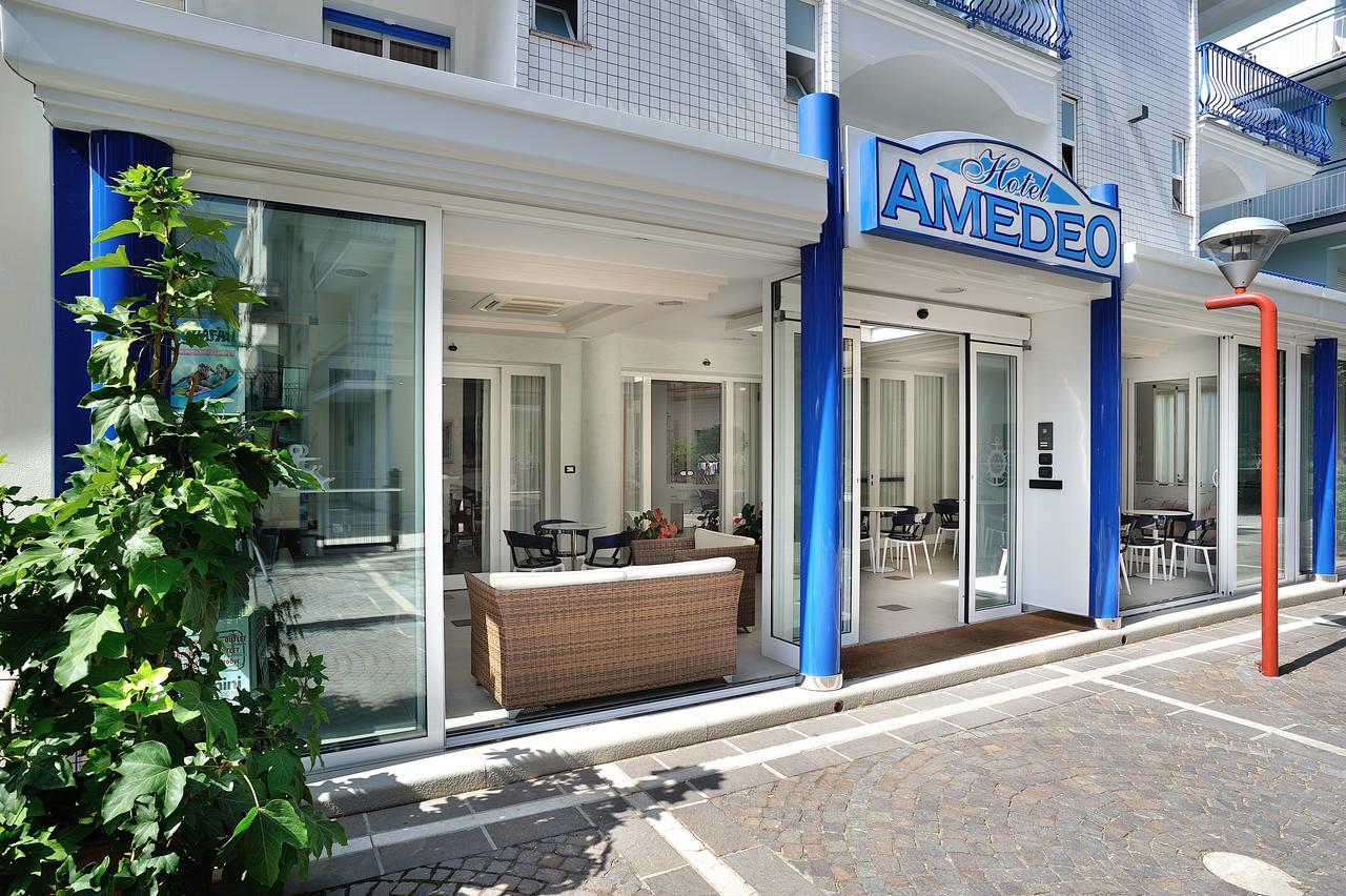 Hotel Amedeo Misano Adriatico Exteriör bild